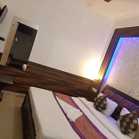 Hotel Perfect Palace New Delhi Buitenkant foto