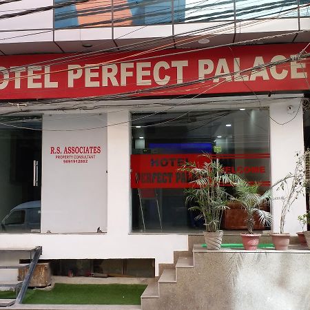 Hotel Perfect Palace New Delhi Buitenkant foto