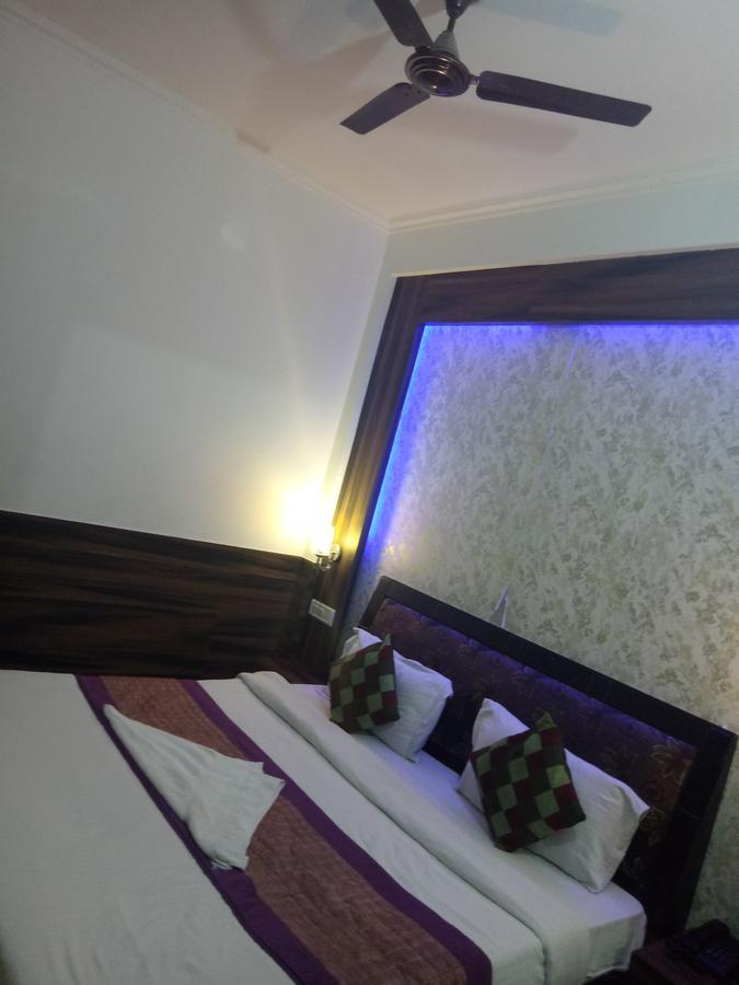 Hotel Perfect Palace New Delhi Buitenkant foto
