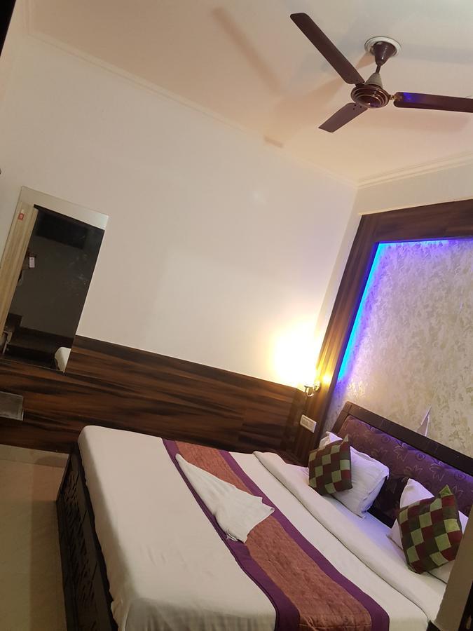 Hotel Perfect Palace New Delhi Buitenkant foto