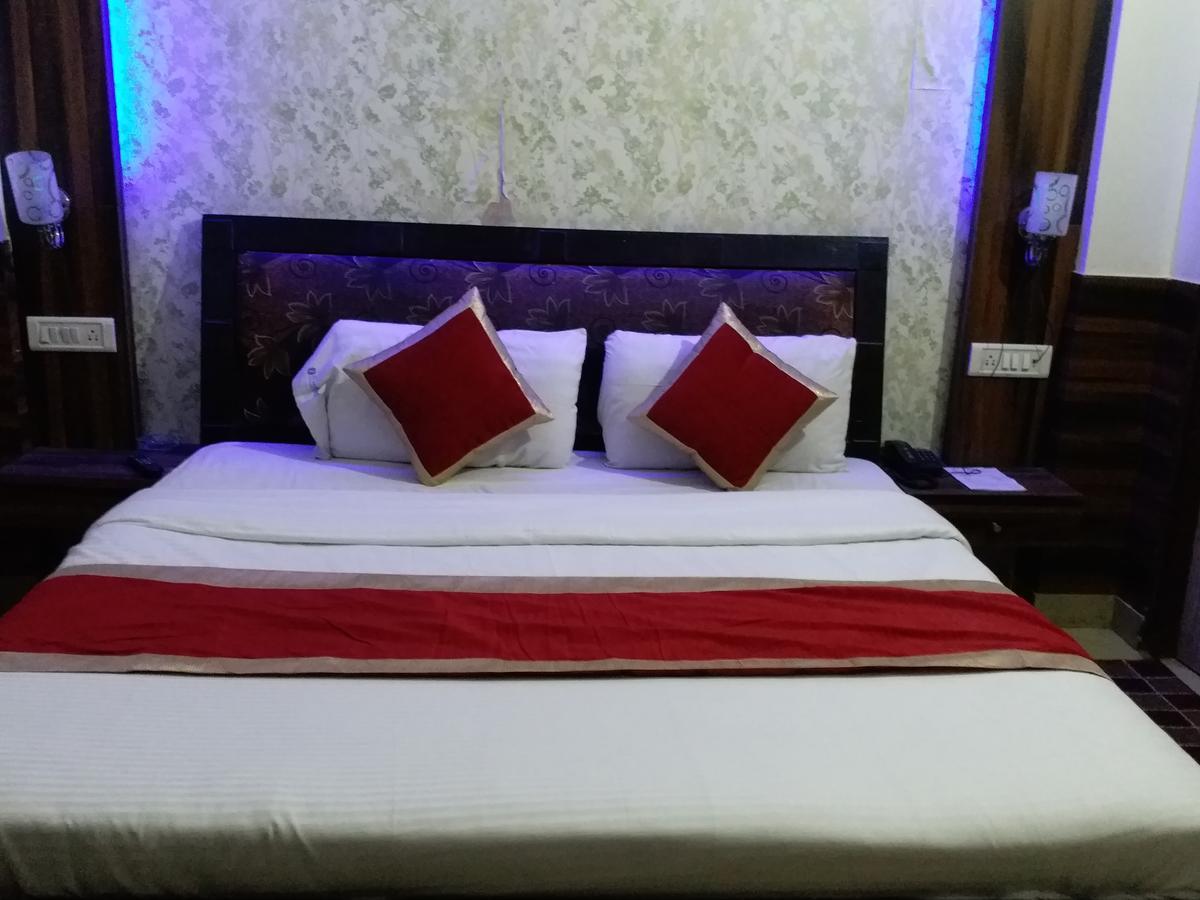 Hotel Perfect Palace New Delhi Buitenkant foto